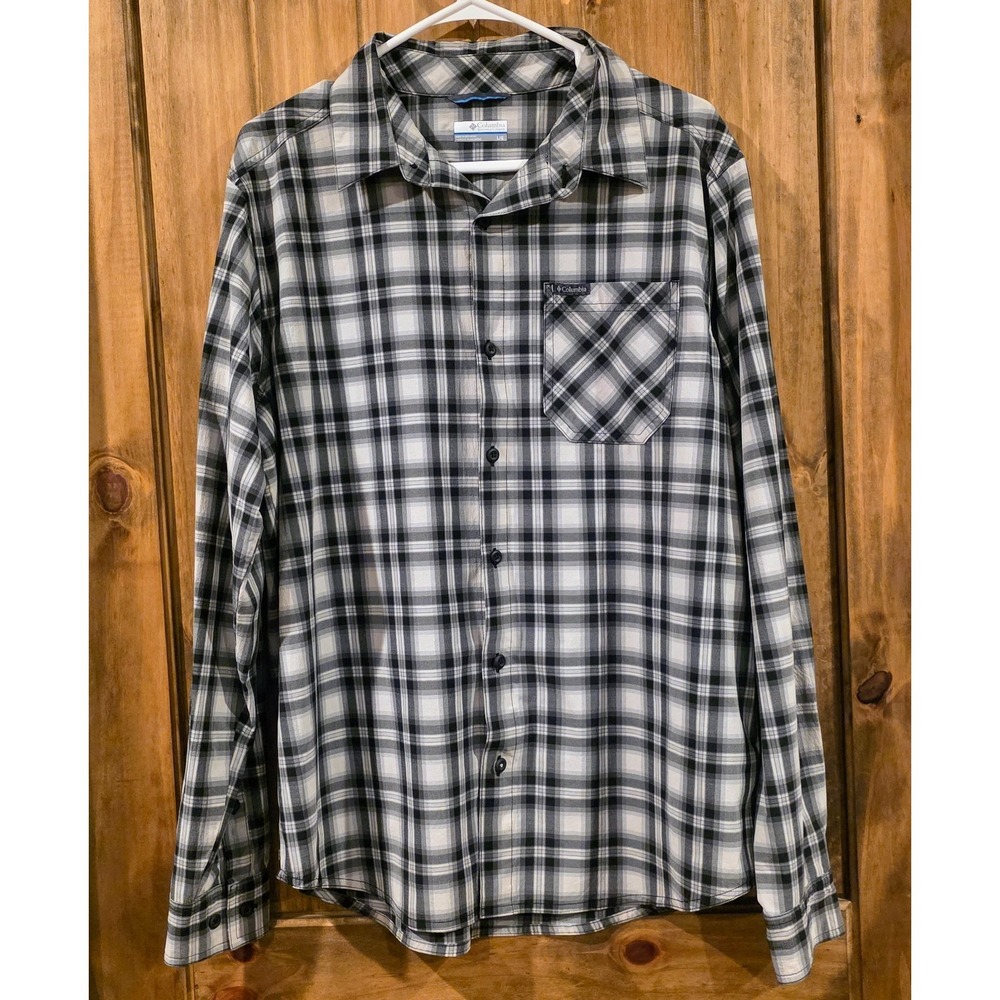 Columbia Button Down Mens Size Large Black White Plaid Flannel Long Sleeve Shirt